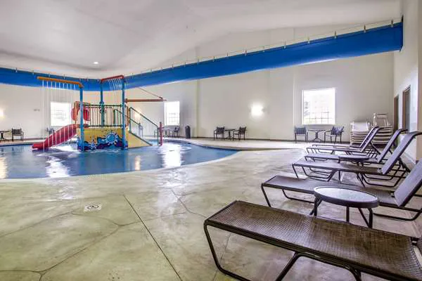 Comfort Suites Johnson Creek Conference Center 4
