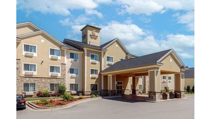 Comfort Suites Johnson Creek Conference Center 4