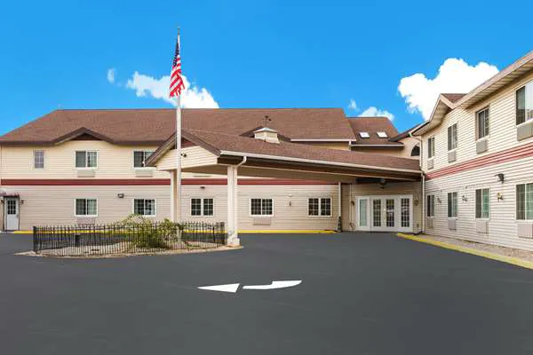 Econo Lodge Lake Mills 4