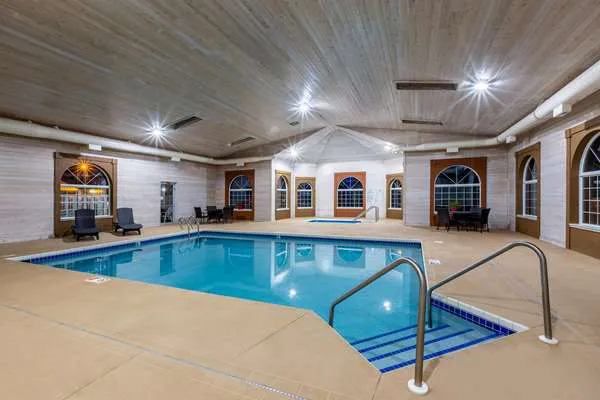AmericInn by Wyndham Jefferson 4