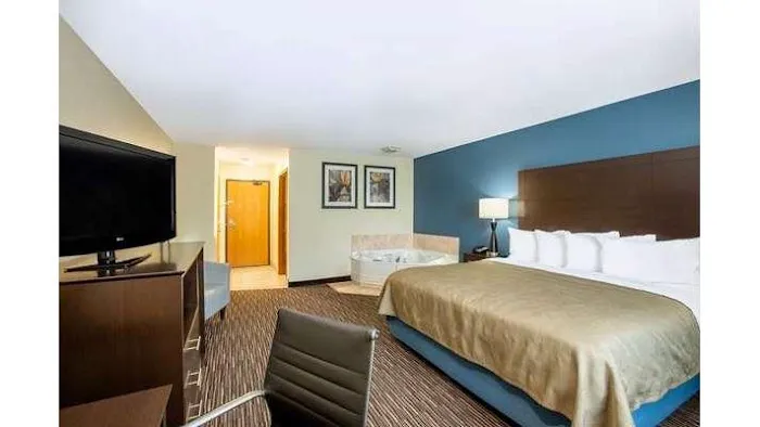 AmericInn by Wyndham Jefferson 4