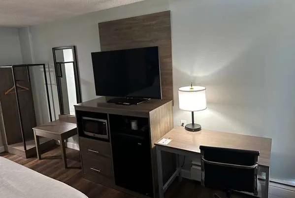 Wingate by Wyndham Sheboygan 5