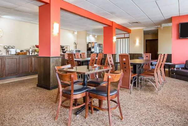 Wingate by Wyndham Sheboygan 5