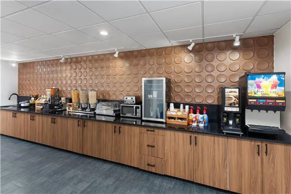 Wingate by Wyndham Sheboygan 5