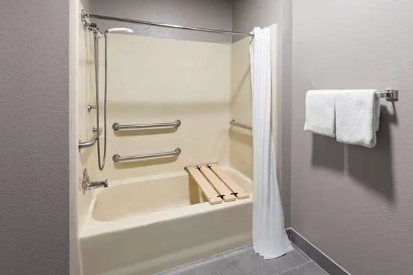 La Quinta Inn by Wyndham Sheboygan 4