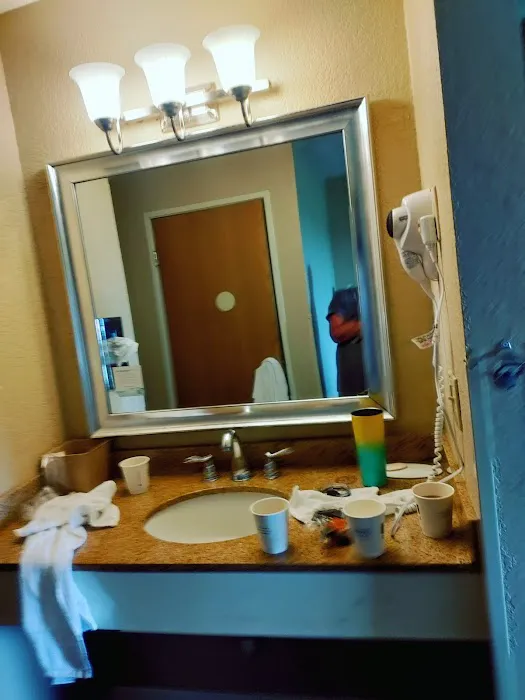 Super 8 by Wyndham Sheboygan WI 4