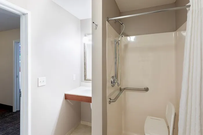 GrandStay Residential Suites Hotel Sheboygan 5