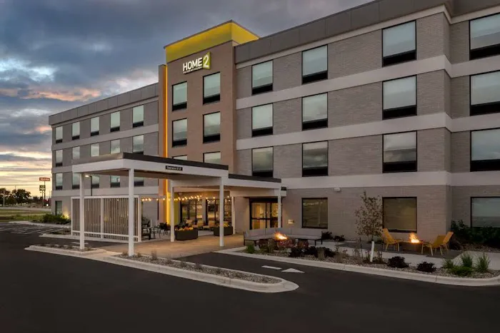 Home2 Suites by Hilton Sheboygan 4