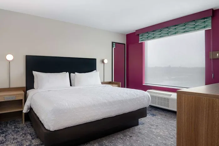 Home2 Suites by Hilton Sheboygan 4