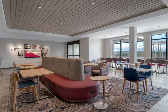 Home2 Suites by Hilton Sheboygan 4