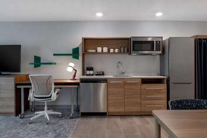 Home2 Suites by Hilton Sheboygan 4