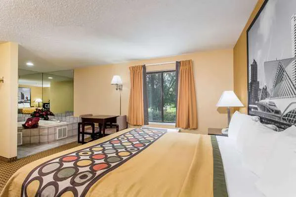 Super 8 by Wyndham Sun Prairie/Madison E 4
