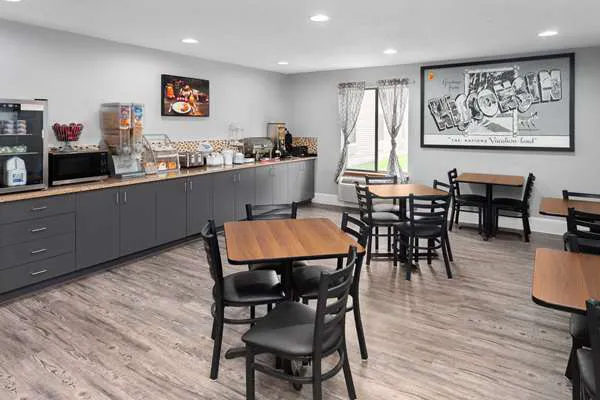 Super 8 by Wyndham Sun Prairie/Madison E 4
