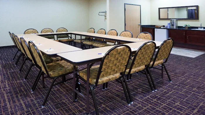 Holiday Inn Express Deforest (Madison Area) by IHG 4