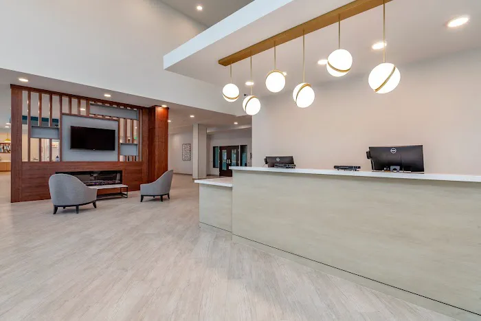 Comfort Suites Cottage Grove - Madison 4