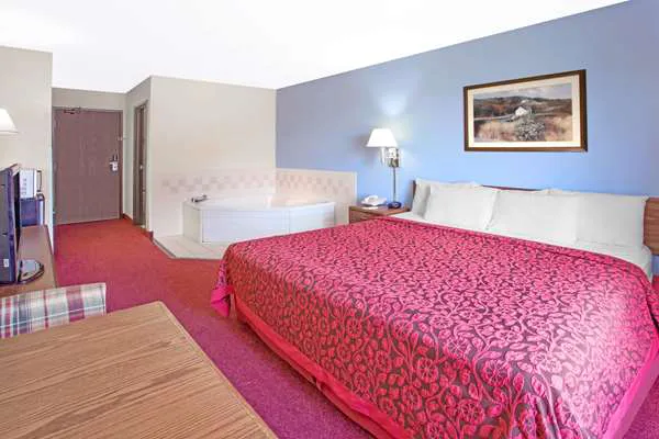 Days Inn by Wyndham Madison NE/Windsor 4
