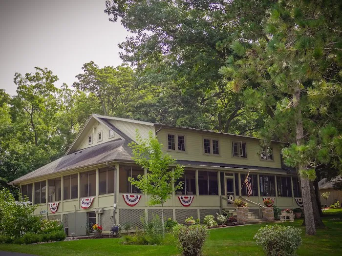 Lake Ripley Lodge 4