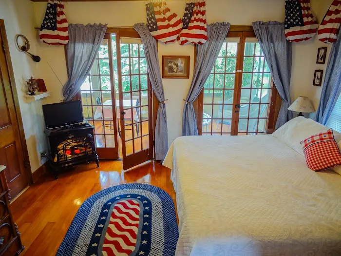 Lake Ripley Lodge 4