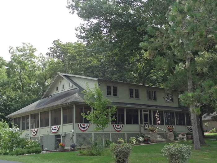 Lake Ripley Lodge 4