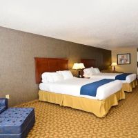 Holiday Inn Express & Suites Fort Atkinson by IHG
