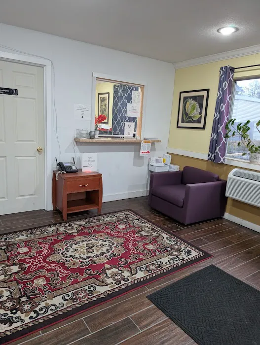 Riverwalk Inn & Suites 4