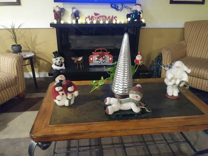 Riverwalk Inn & Suites 4