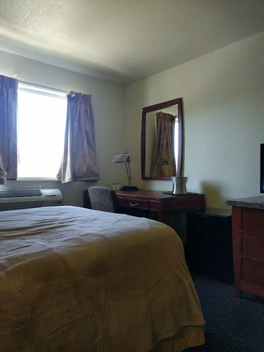 Riverwalk Inn & Suites 4
