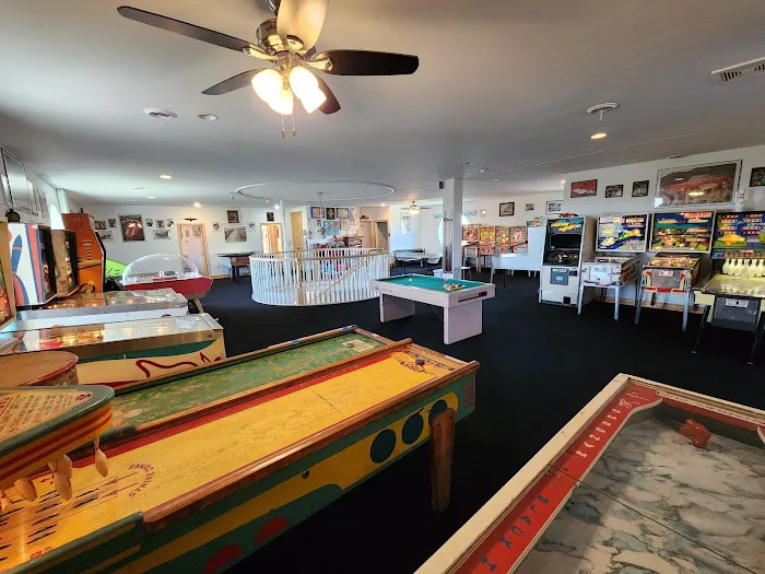 Starlight Tower River Manor Events//Arcades/ Theater /Rental 4