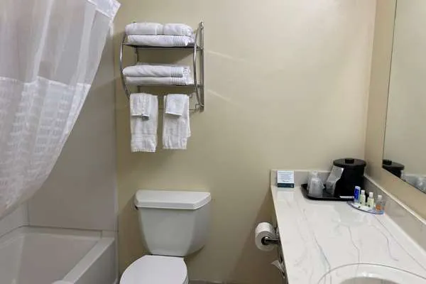 AmericInn by Wyndham Fort Atkinson 4