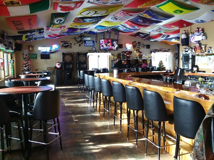 Log Cabin Resort & Tavern 4