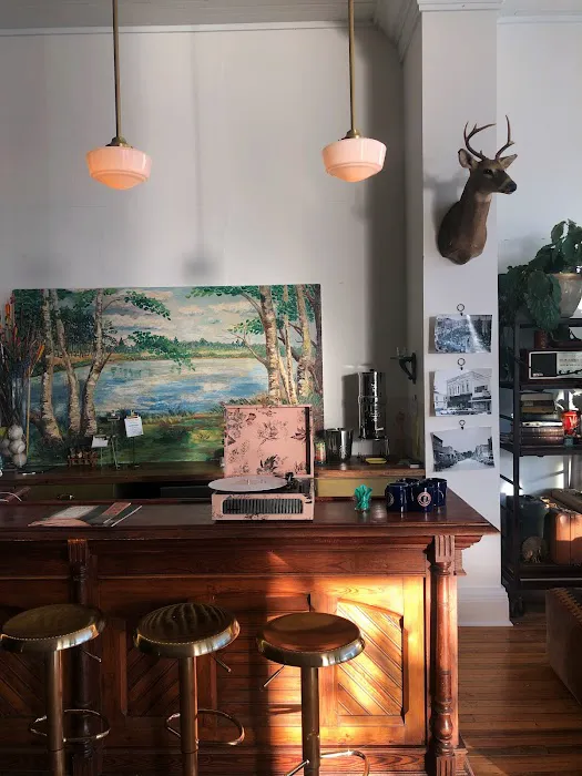Parlor Hotel 4