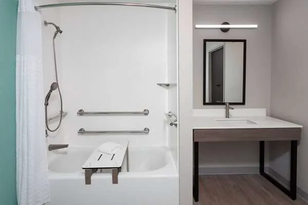 ECHO Suites Extended Stay by Wyndham Madison 4