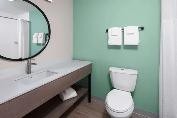 ECHO Suites Extended Stay by Wyndham Madison 4