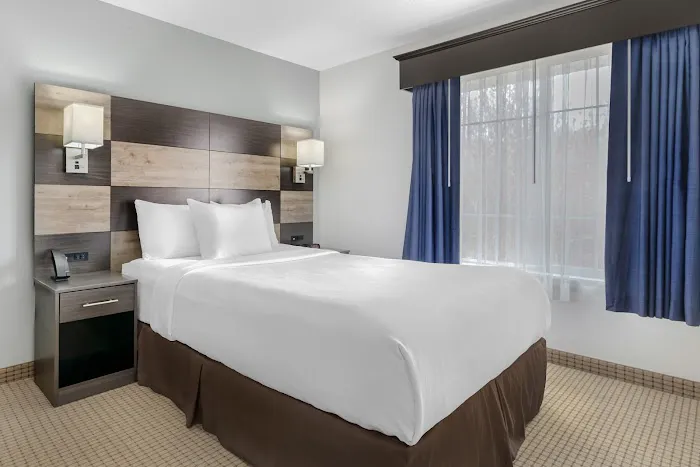 MainStay Suites Madison Airport 4