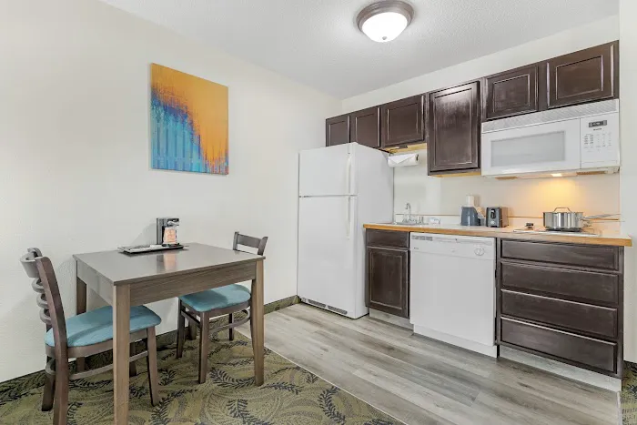 MainStay Suites Madison Airport 4