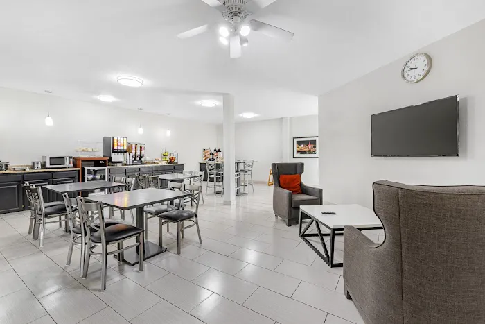 MainStay Suites Madison Airport 4