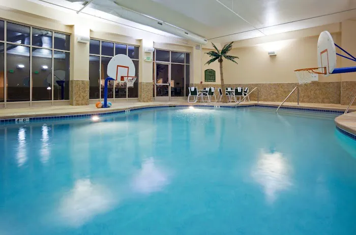 Holiday Inn Madison at the American Center by IHG 4