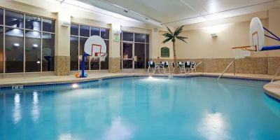 Holiday Inn Madison at the American Center by IHG