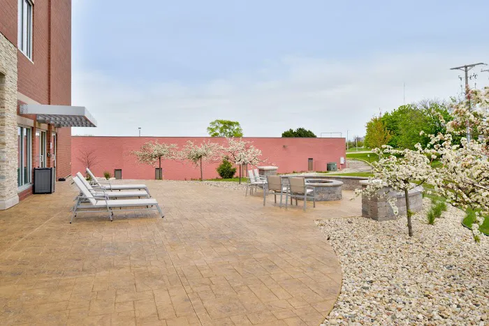Holiday Inn Express & Suites Madison by IHG 4