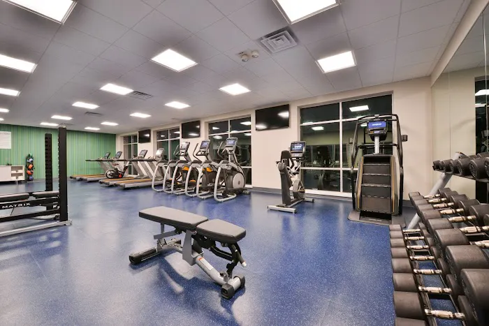 Holiday Inn Express & Suites Madison by IHG 4