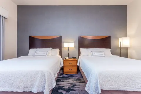 Fairfield Inn & Suites Madison East 4