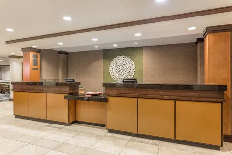 Fairfield Inn & Suites Madison East 4