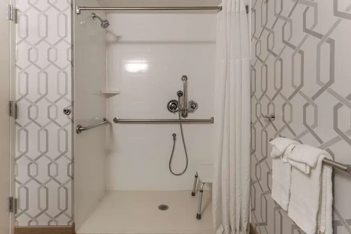Hampton Inn Madison East 4