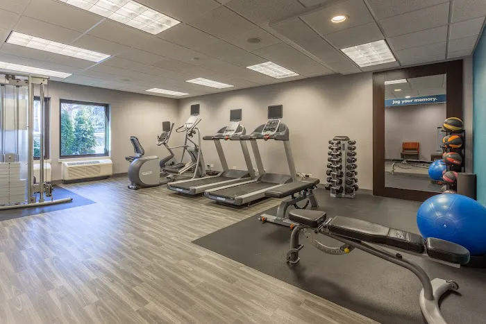 Hampton Inn Madison East 4