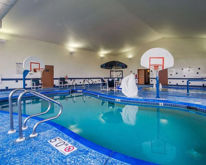 Comfort Inn & Suites Madison North 4