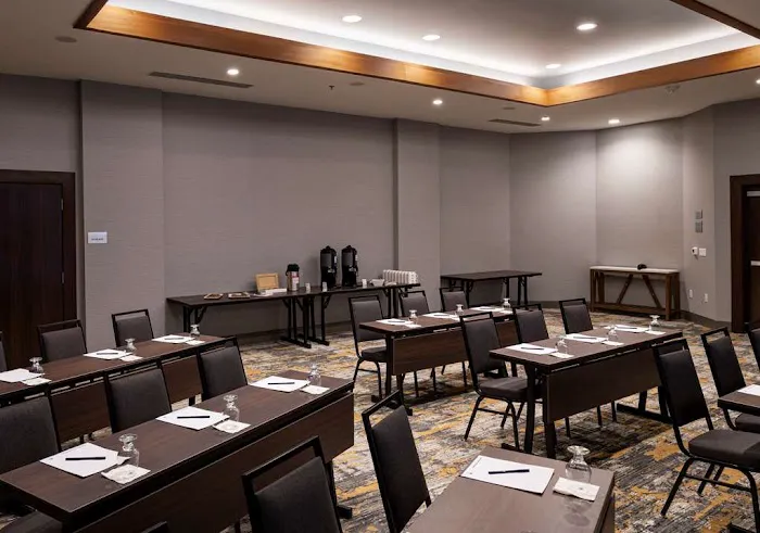 DoubleTree by Hilton Madison East 5