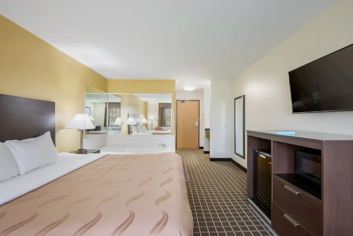 Quality Inn 5