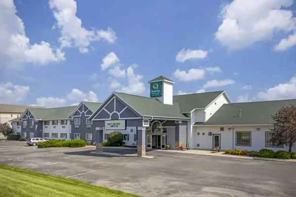 Quality Inn & Suites Stoughton - Madison South 4