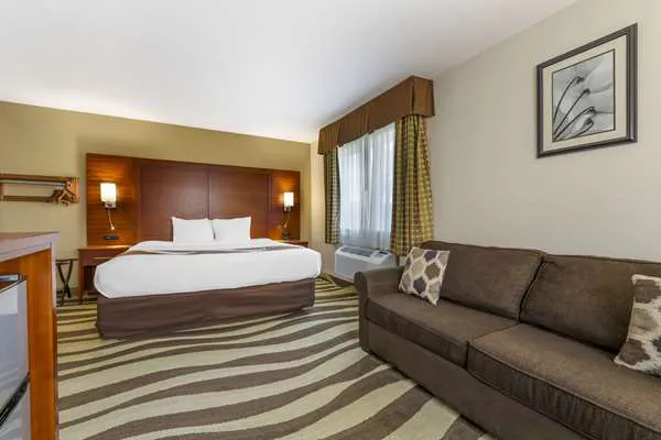 Quality Inn & Suites Stoughton - Madison South 4