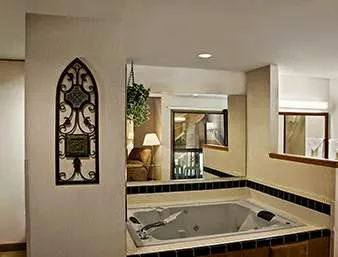 Baymont by Wyndham Whitewater 4